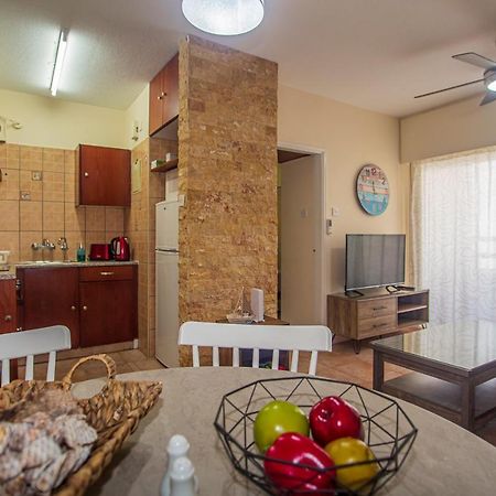 Central, By Sea, Seaview, Renovated 1 Bedroom Flat Larnaca Buitenkant foto