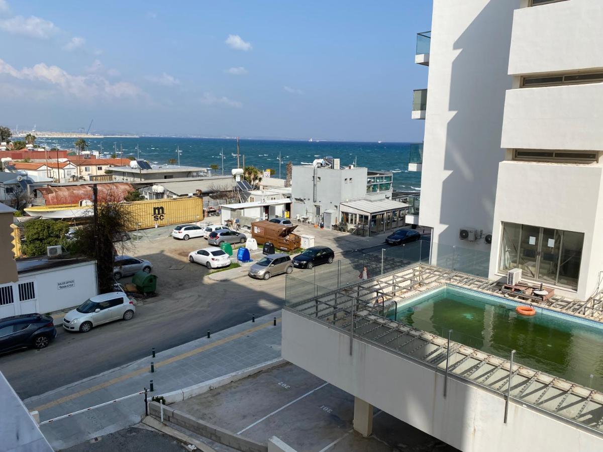 Central, By Sea, Seaview, Renovated 1 Bedroom Flat Larnaca Buitenkant foto